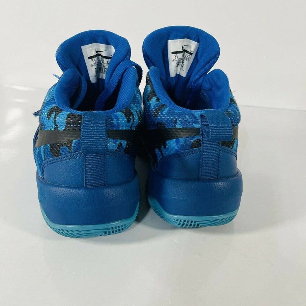 Nike Boys Team Hustle D8 881941-404 Blue Basketball Shoes Lace Up Size 5Y - Picture 3 of 5